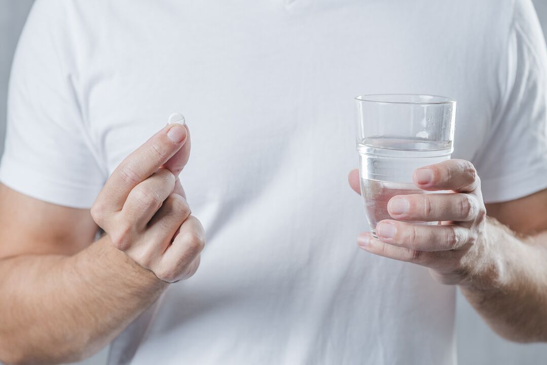 The man accepts zxcvbnmqwert of prostatitis